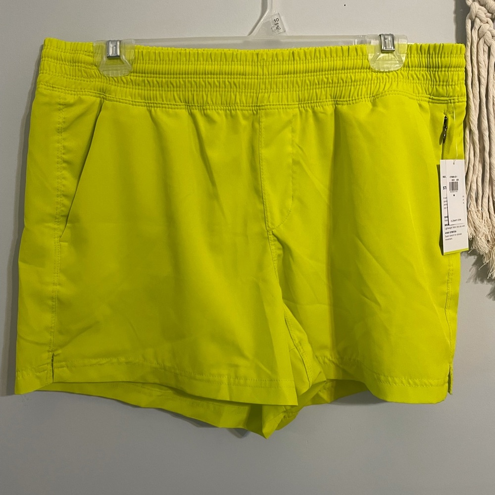 Old Navy StretchTech shorts NWT. Inseam is 3 inches